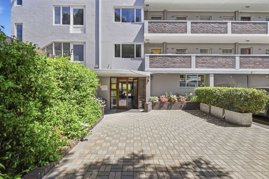 1 Bedroom Property for Sale in Rondebosch Village Western Cape